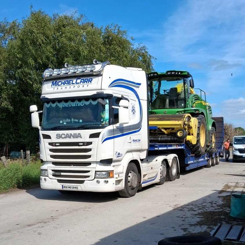 Low loader transport for machinery, plant and equipment